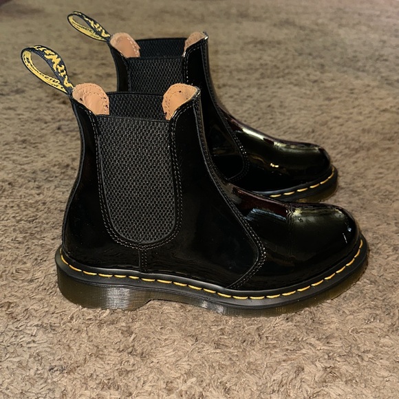 Dr. Martens 2976 patent leather Chelsea boot - Picture 8 of 13